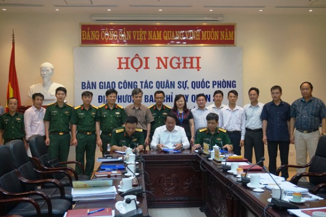 Hội nghị bàn giao công tác quân sự, quốc phòng địa phương Ban chỉ huy quân sự cơ quan Văn phòng Quốc hội